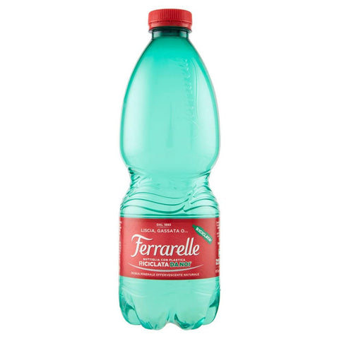 Ferrarelle Acqua Minerale Effervescente Naturale Mineralwasser sprudelnd natürliche PET 0,5 Lt Italienisches Wasser italienisch Original