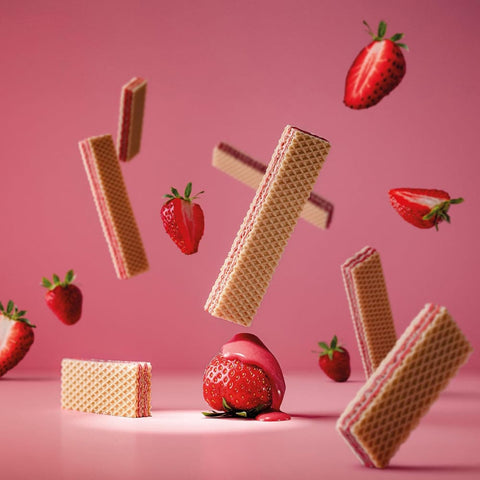 Loacker Kekse 3x Loacker Wafer Classic Fragola Waffeln gefüllt mit Erdbeercreme, 175 g